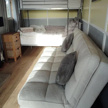 Campsite Daisy Lane Glamping *